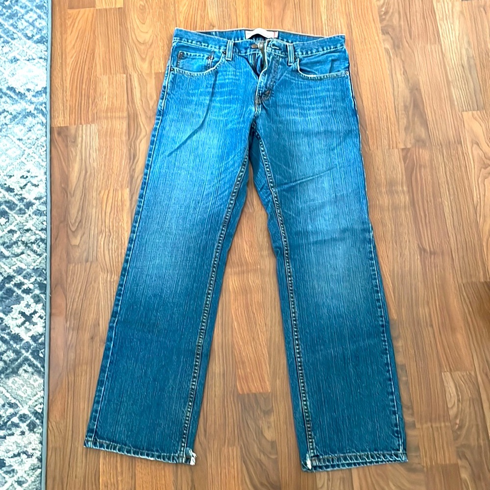Men’s Levi 559 relaxed straight jeans size 32x32